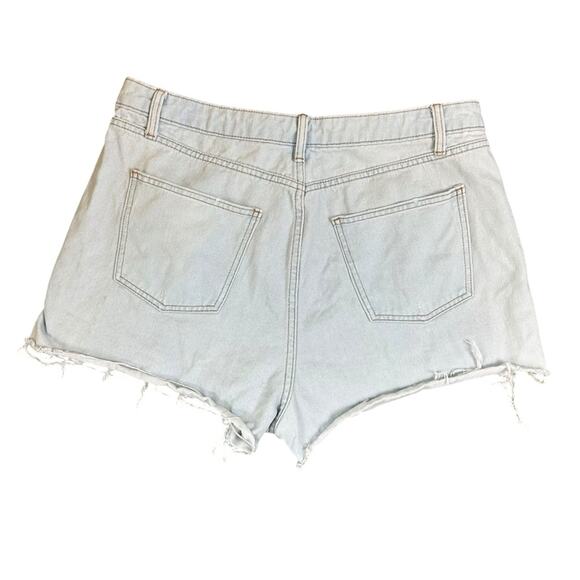 Wild Fable Super High Rise Cut Off Shorts Distressed Light Wash Size 14 - Picture 2 of 5